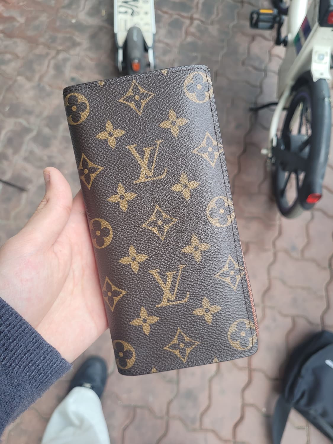 (풀구성품) 루이비통 브라짜 모노그램 이클립스 장지갑 상품이미지3