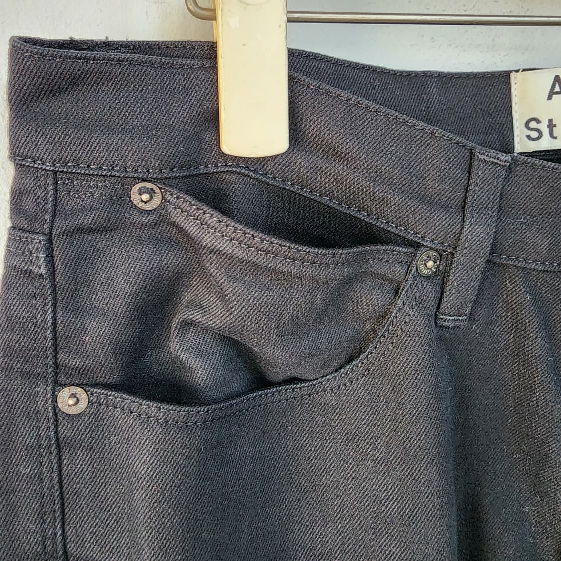 아크네 스튜디오 블랙 데님 팬츠 상품이미지5