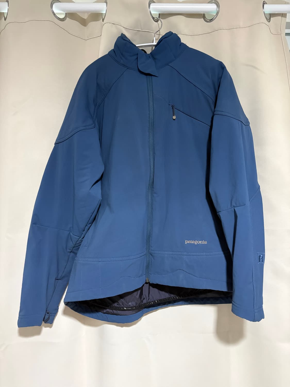 Soft Shell R2 Regular Jacket 상품이미지1