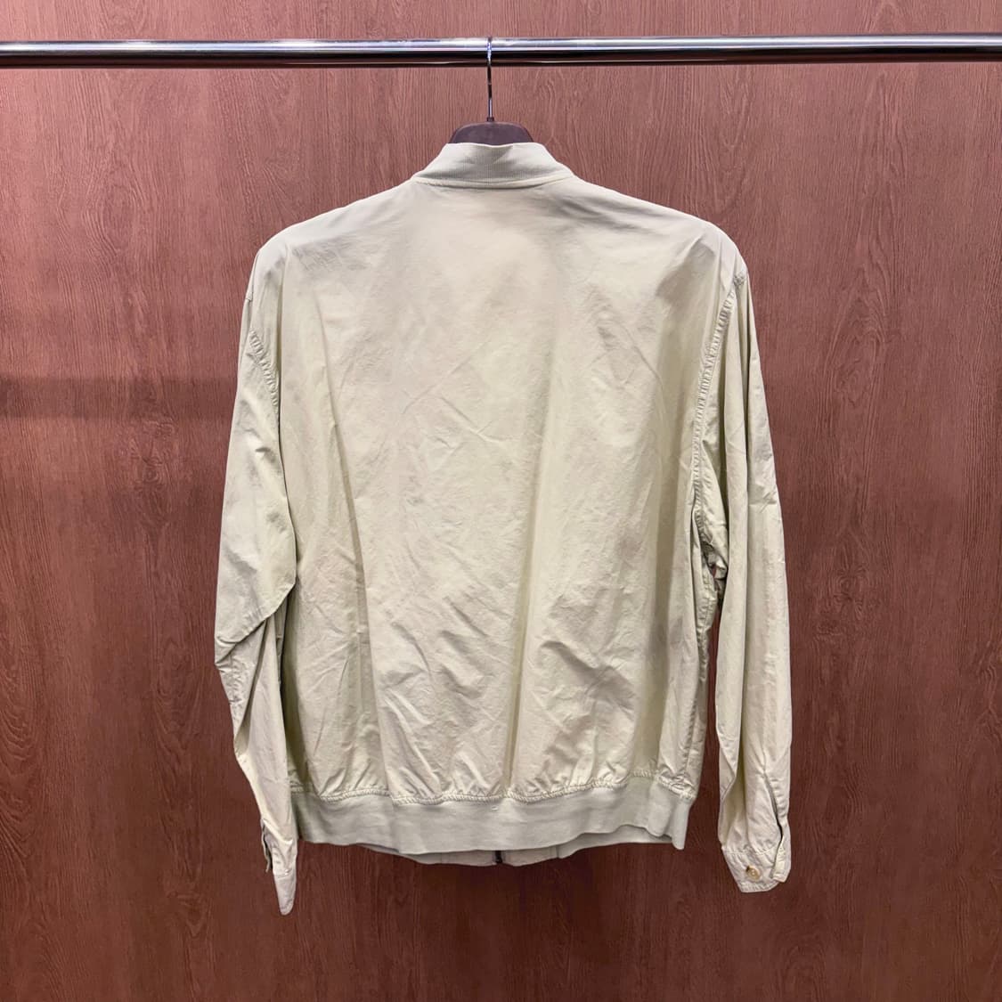 버버리 라이트 집업 자켓 로고 자수 플랩 포켓 밑단 밴딩 라이트 옐로우 상품이미지3