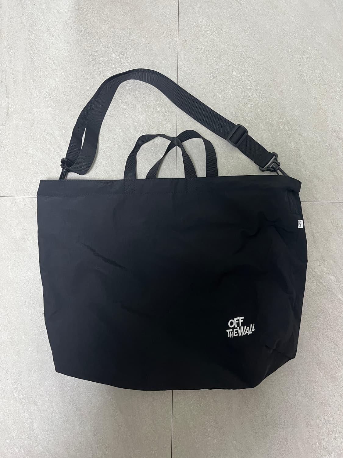 반스 아티스트 컬렉션 Vans X Hanai 토트 상품이미지1