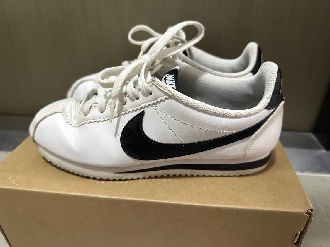 나이키 코르테즈 블랙화이트 240사이즈 상품이미지1