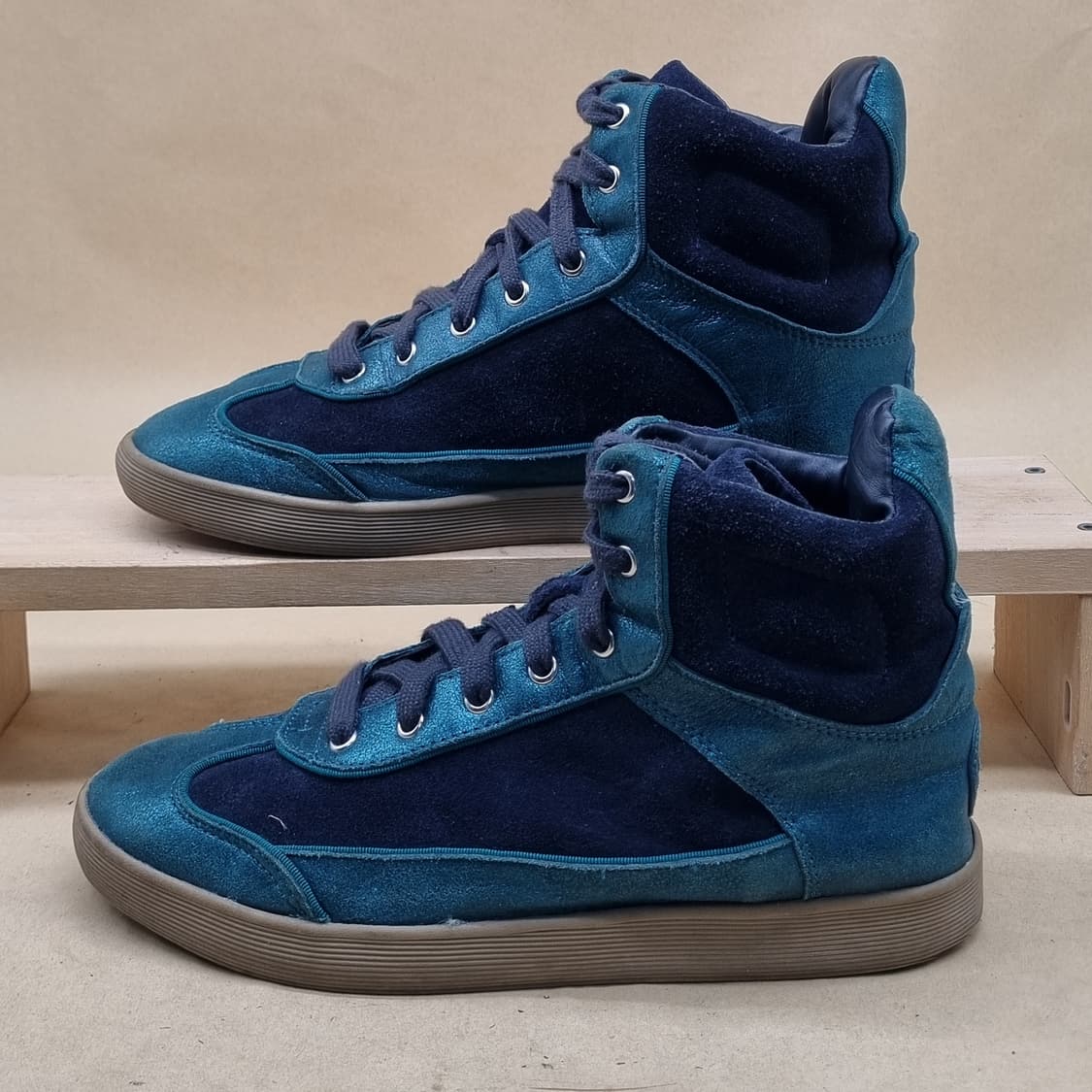 토리버치 스웨이드 여성 미드 250 상품이미지1