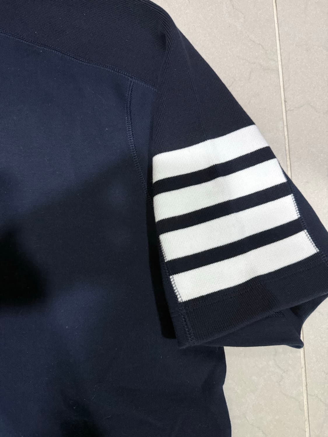 [당일출고,4사이즈] 톰브라운 사선완장 반팔 상품이미지2