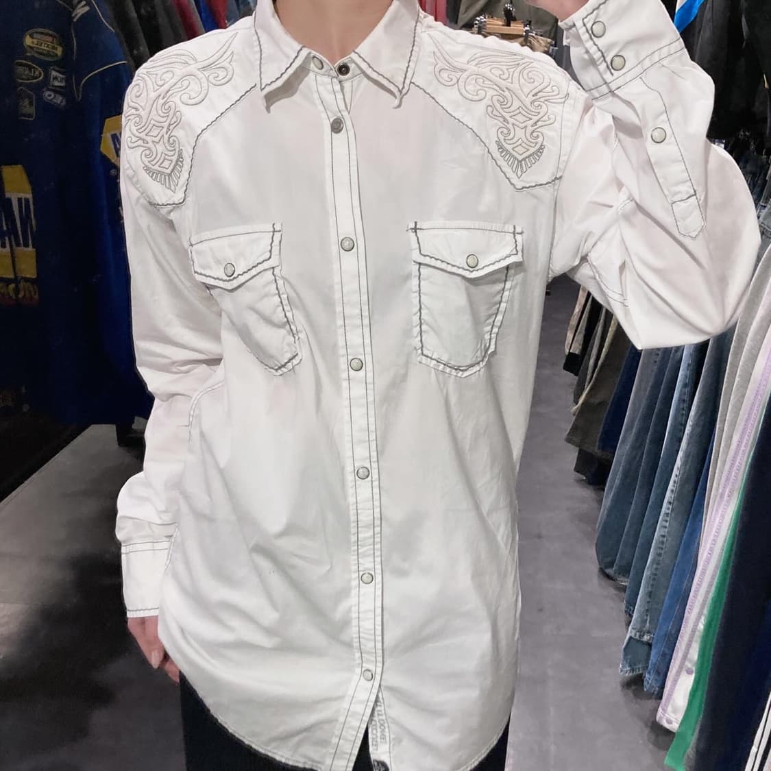 [IM] vtg 웨스턴 자수 투포켓 셔츠 화이트 상품이미지3