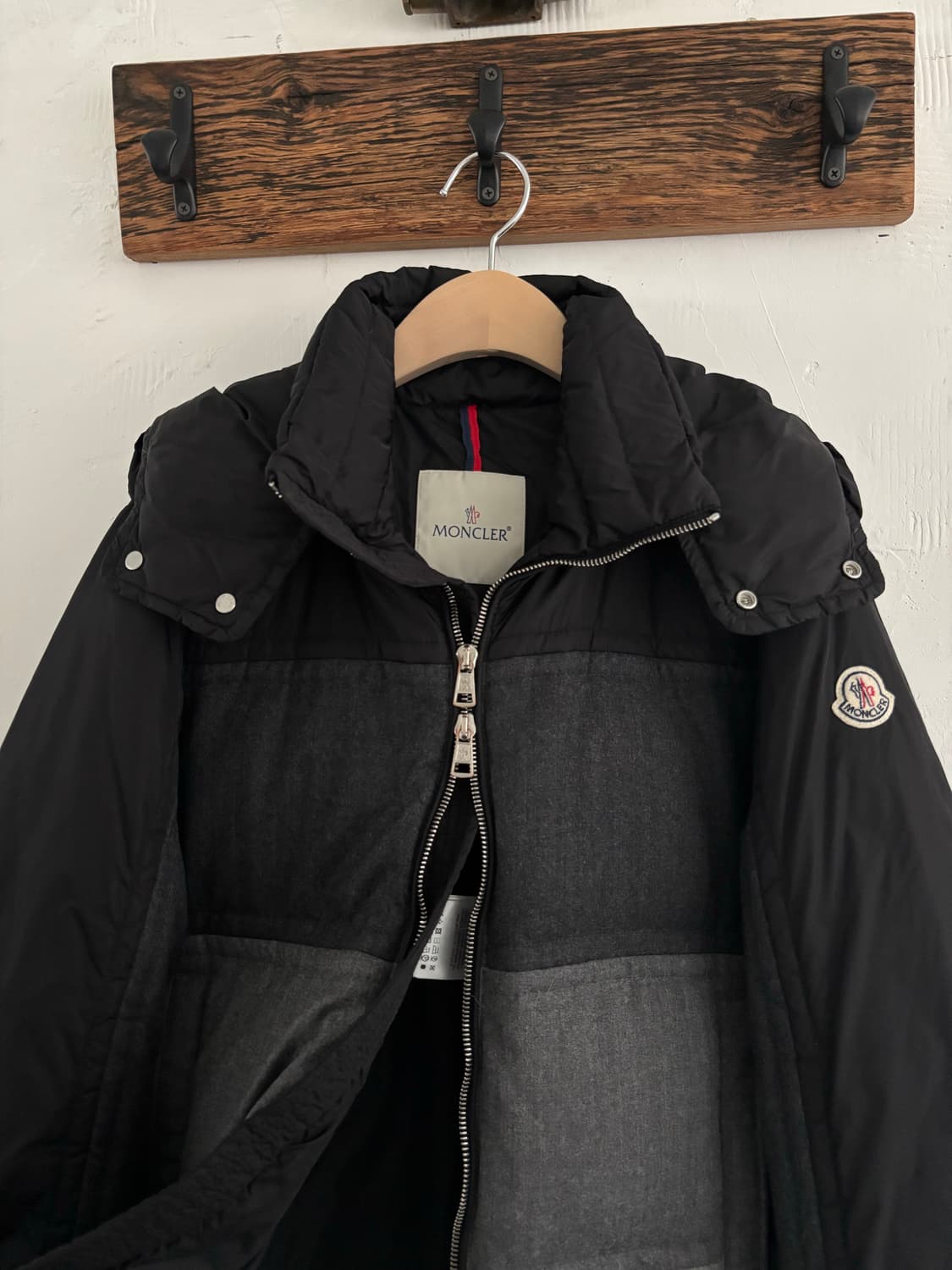 Moncler 몽클레어 블랙 그레이 배색 패딩  상품이미지4