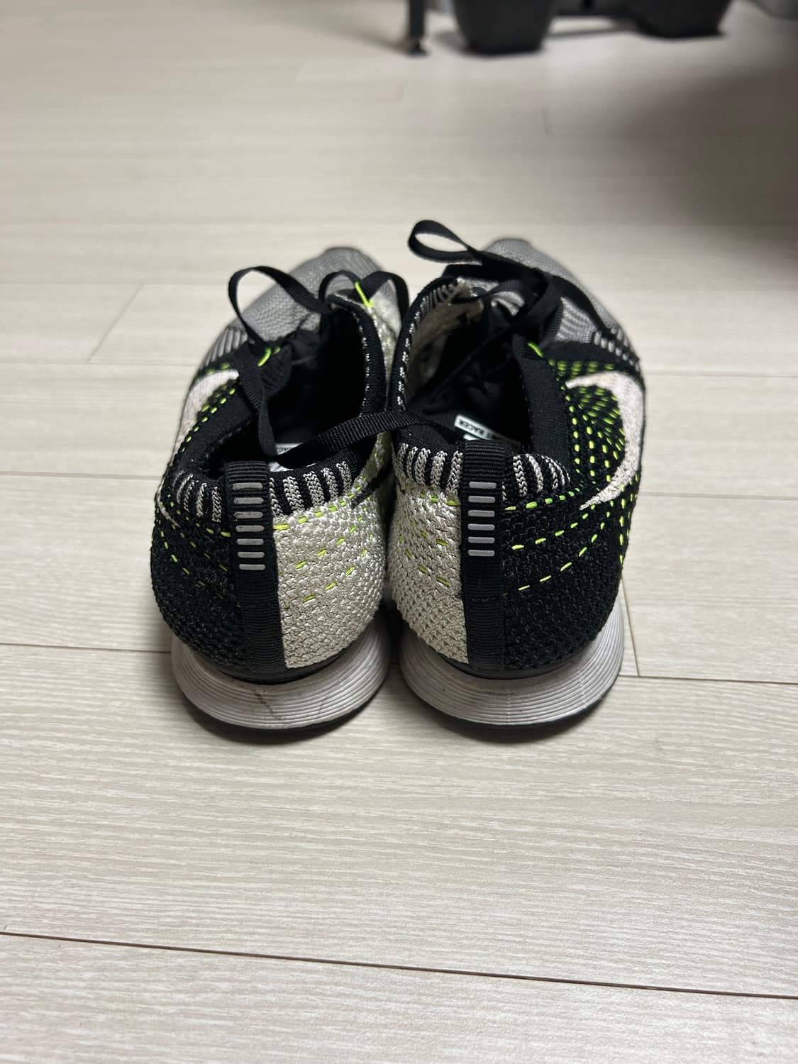 나이키 플라이니트 레이서 260사이즈 팜 상품이미지4