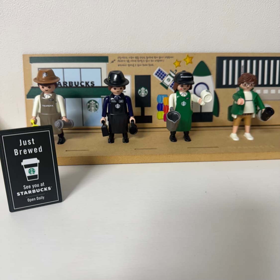 스타벅스 플레이모빌 2021 (플레이트 & 피규어 8개 일괄) 상품이미지4