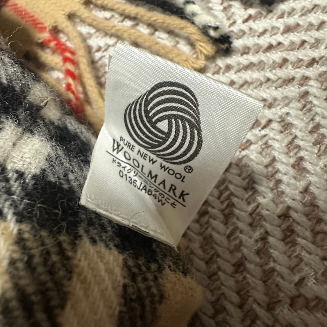 BURBERRYS wool 100% muffler 상품이미지4