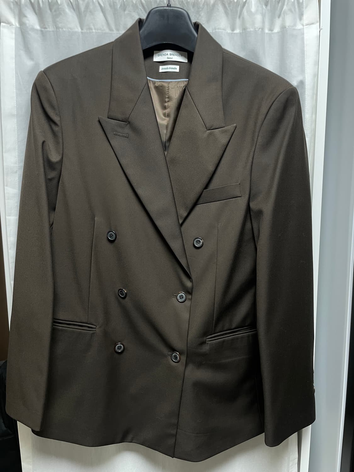 브렌다브랜든서울 peaked lapel double jacket 상품이미지4