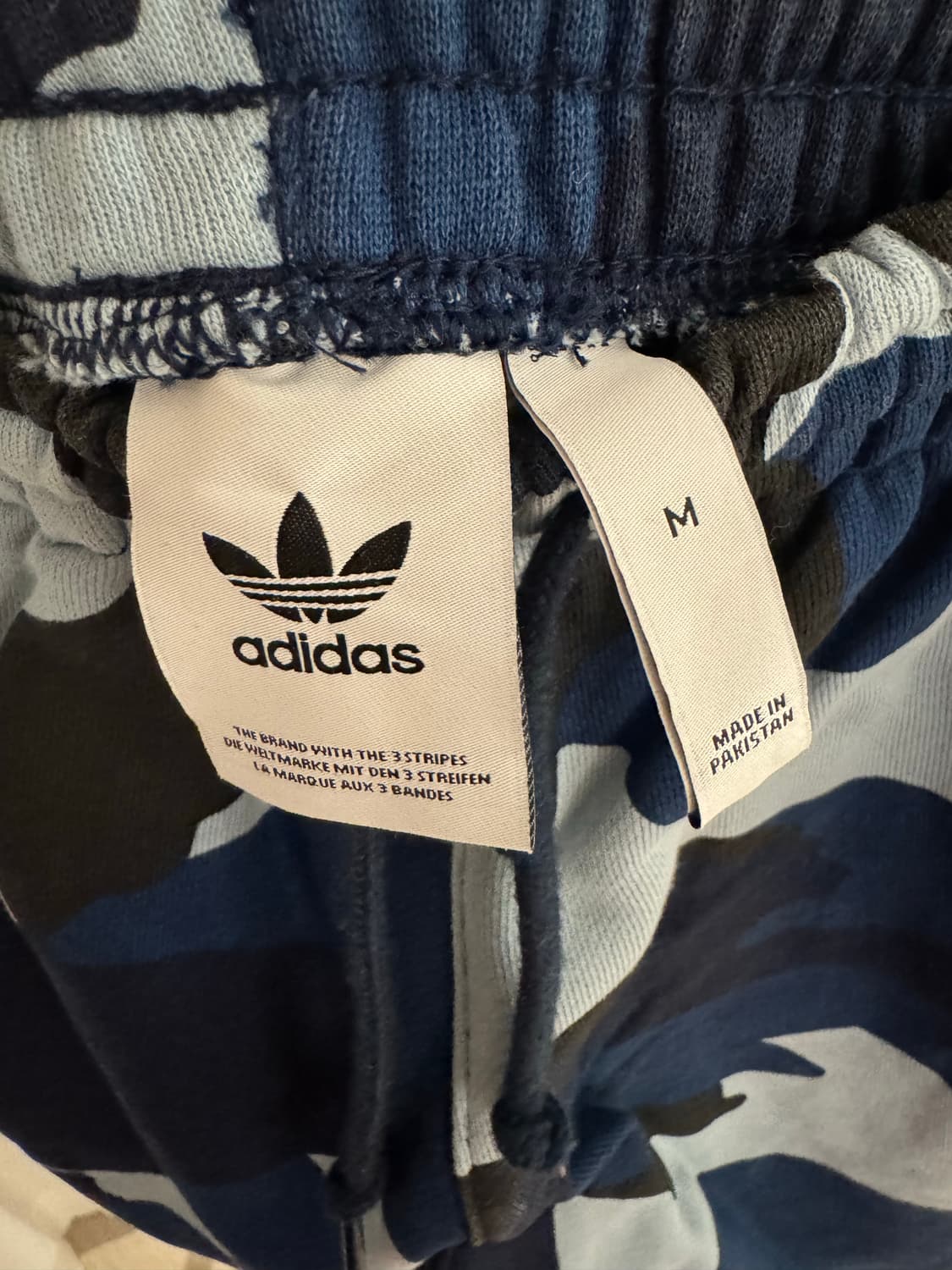 베이프맛 아디다스 카모 버뮤다 팬츠 상품이미지4