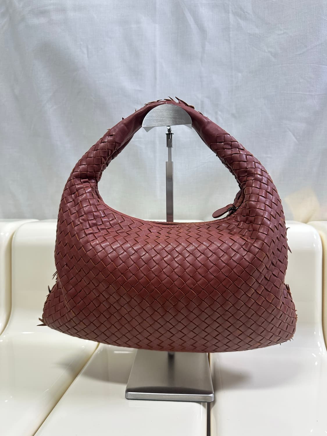 [A 정품] 보테가베네타 호보백 스몰 브라운 상품이미지1