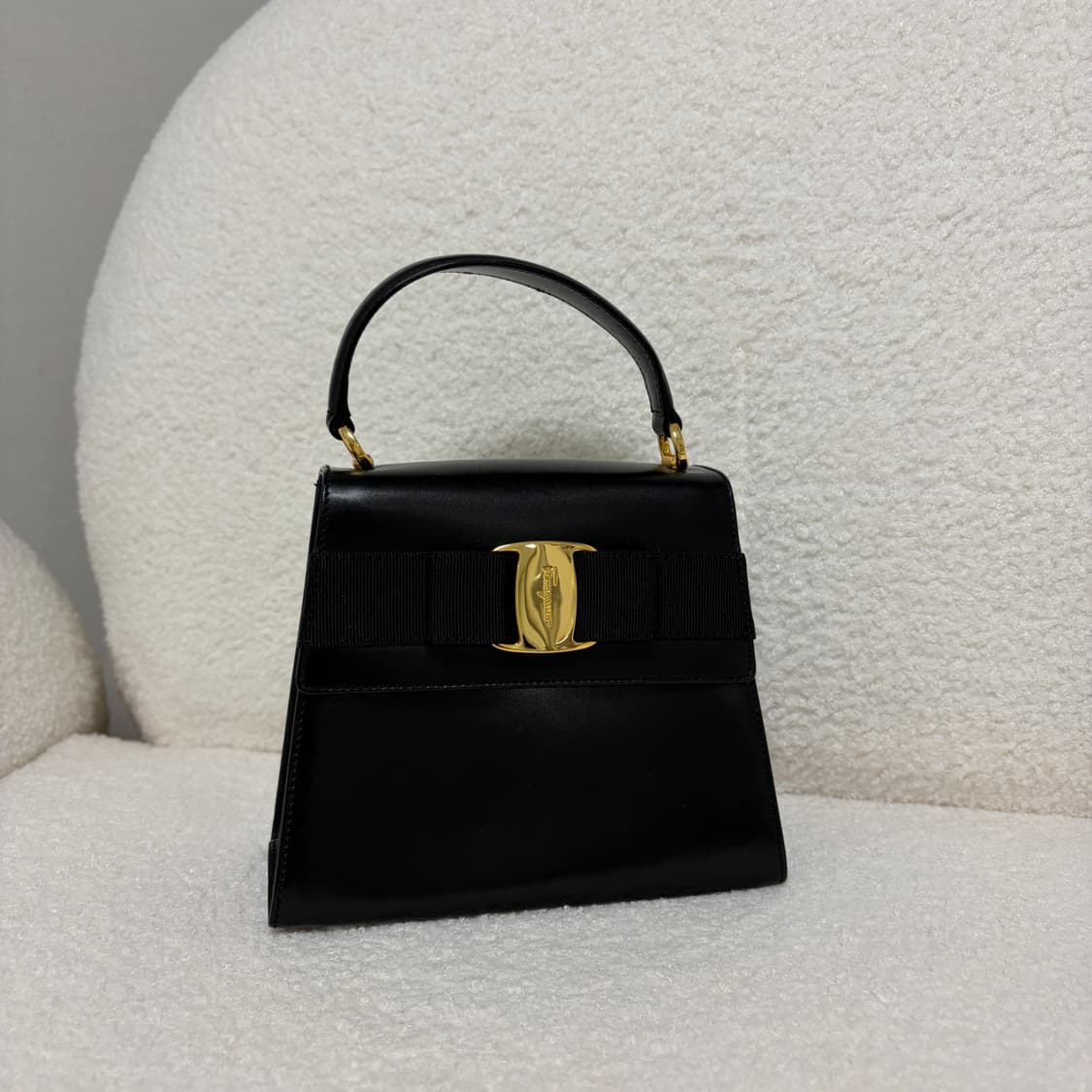 페라가모 바라 리본 블랙 미니 토트백 상품이미지2