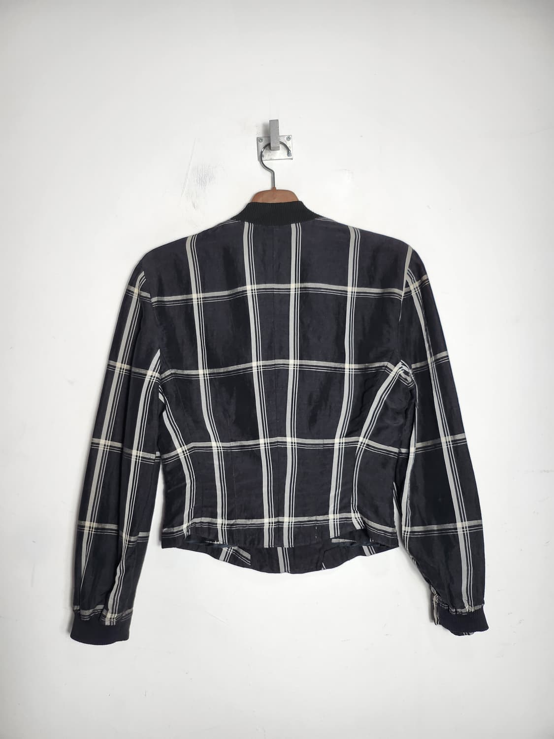 엠포리오 아르마니 체크 패턴 노카라 자켓 상품이미지5