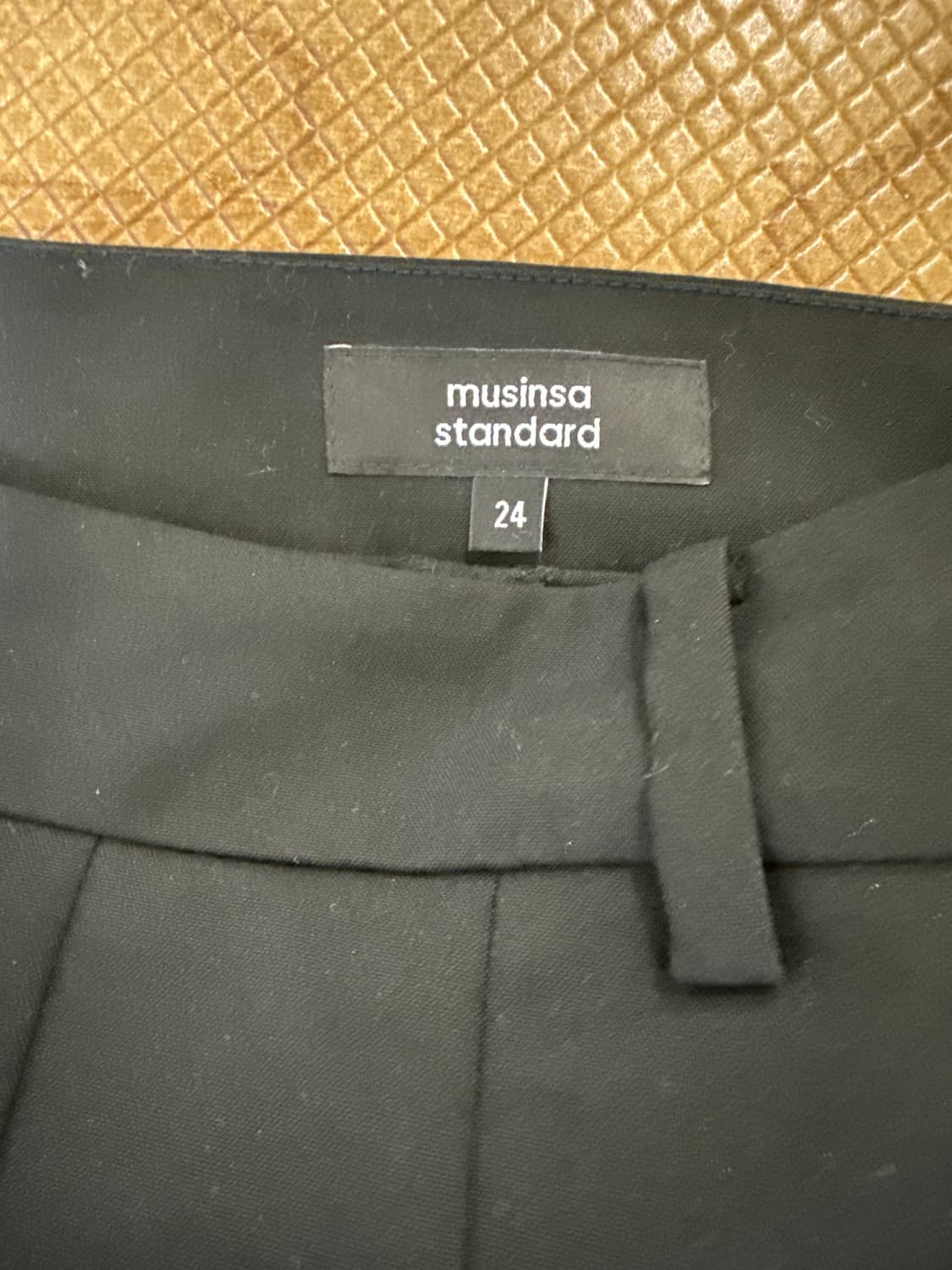 무신사 스탠다드 우먼 우먼즈 플리츠 스커트 레이어드 슬랙스 판매합니다. 상품이미지2