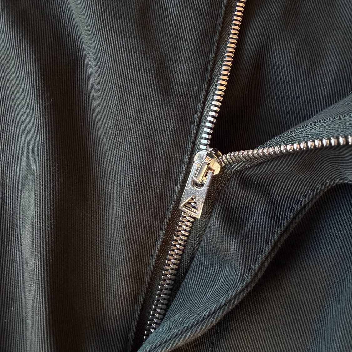 보테가 베네타 23ss 와이드 트윌 치노 팬츠 상품이미지4