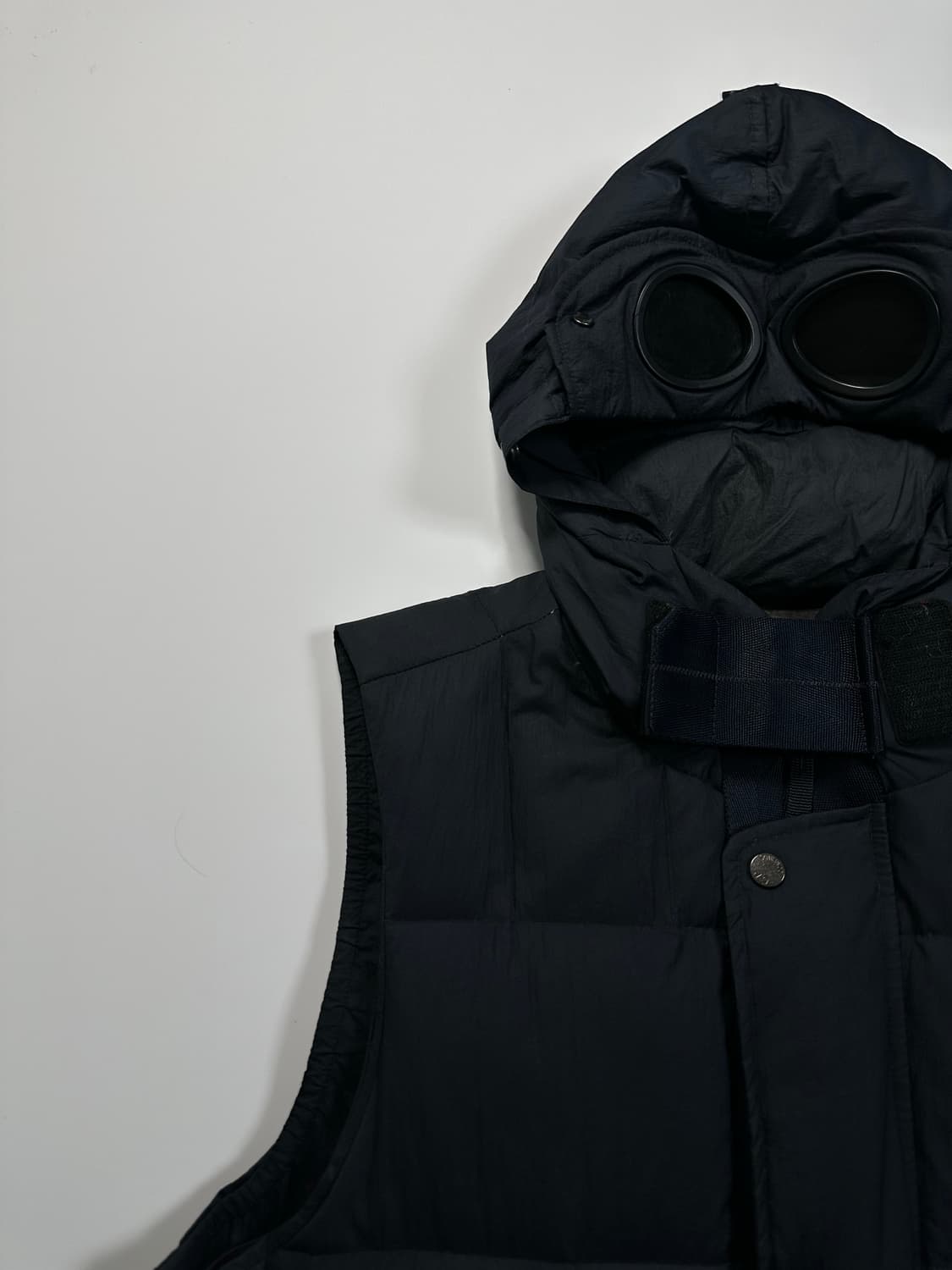 00's CP 컴퍼니 블랙 나일론 패딩조끼 상품이미지2