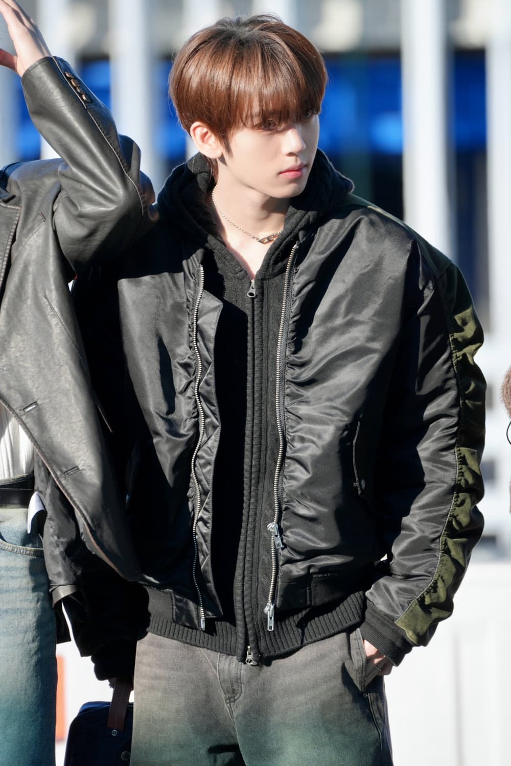 [2] 파프롬왓 파아카이브 파 백라인 콘트라스트 봄버 상품이미지5