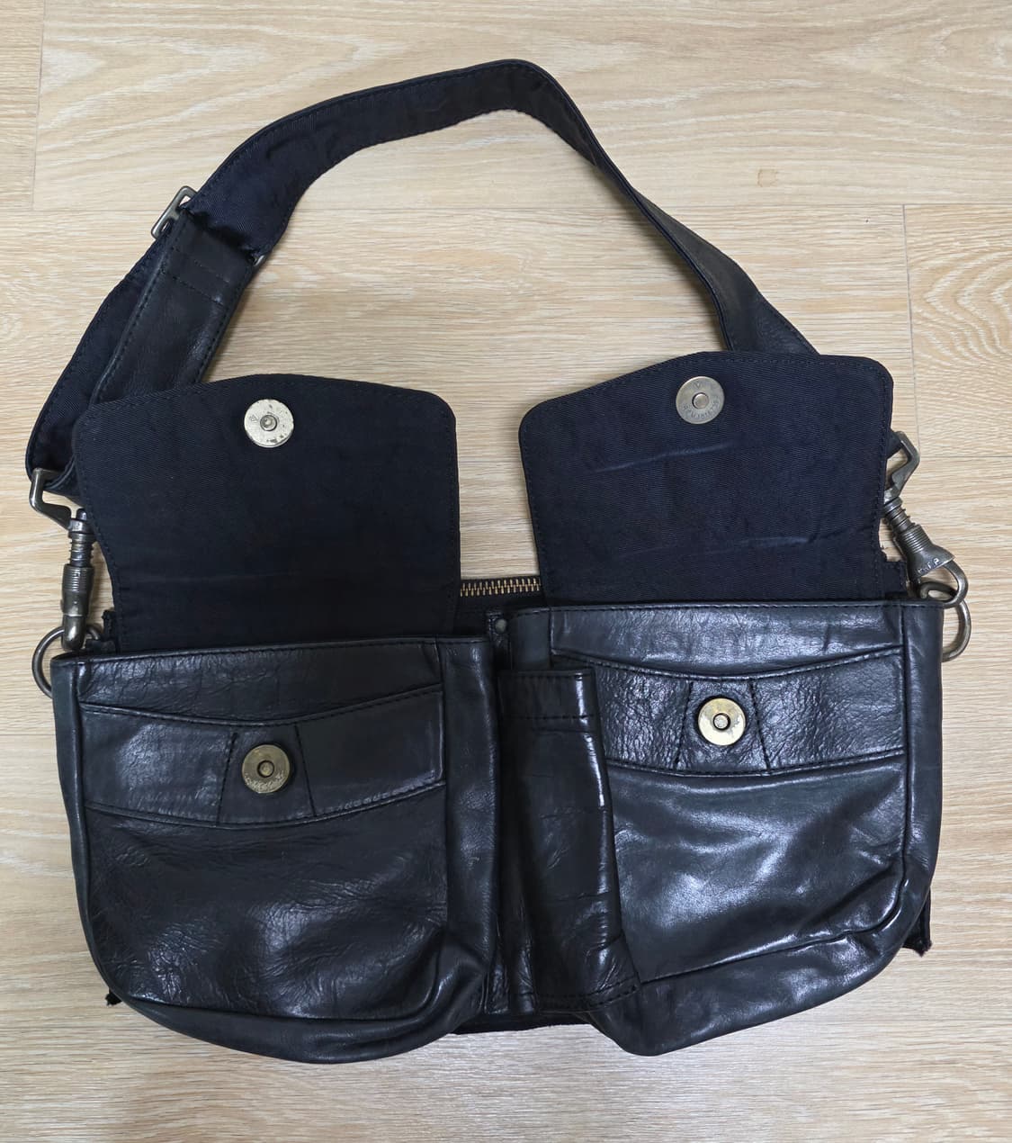 도쿄 b. stuff 레더 멀티 포켓  힙색 상품이미지2