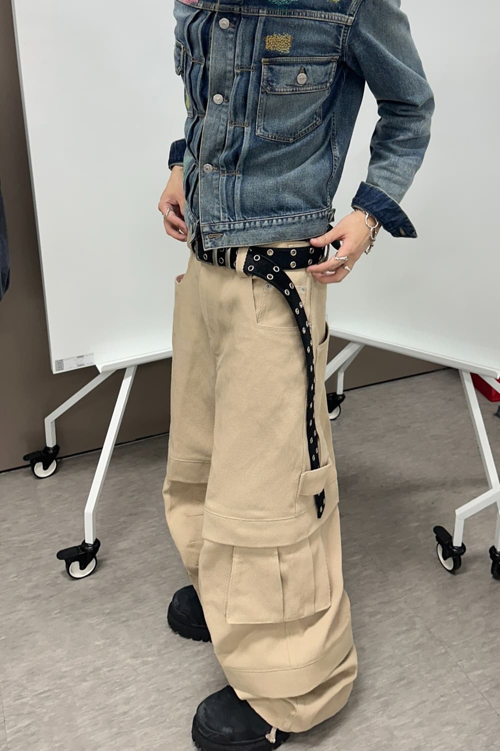 카미엔 타이탄 배기팬츠 베이지 초판 (OS) 상품이미지1