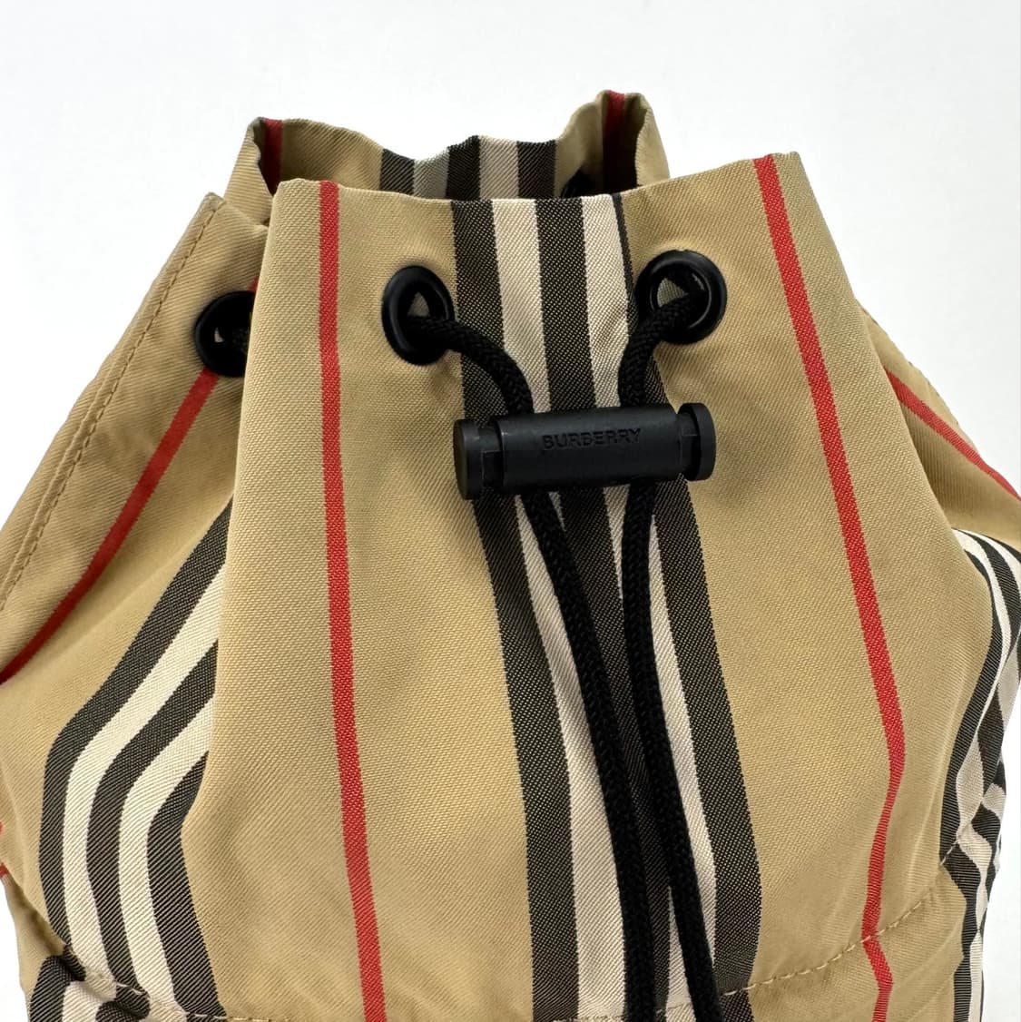 버버리 포이베 버킷 파우치 베이지 (8026737) 상품이미지7