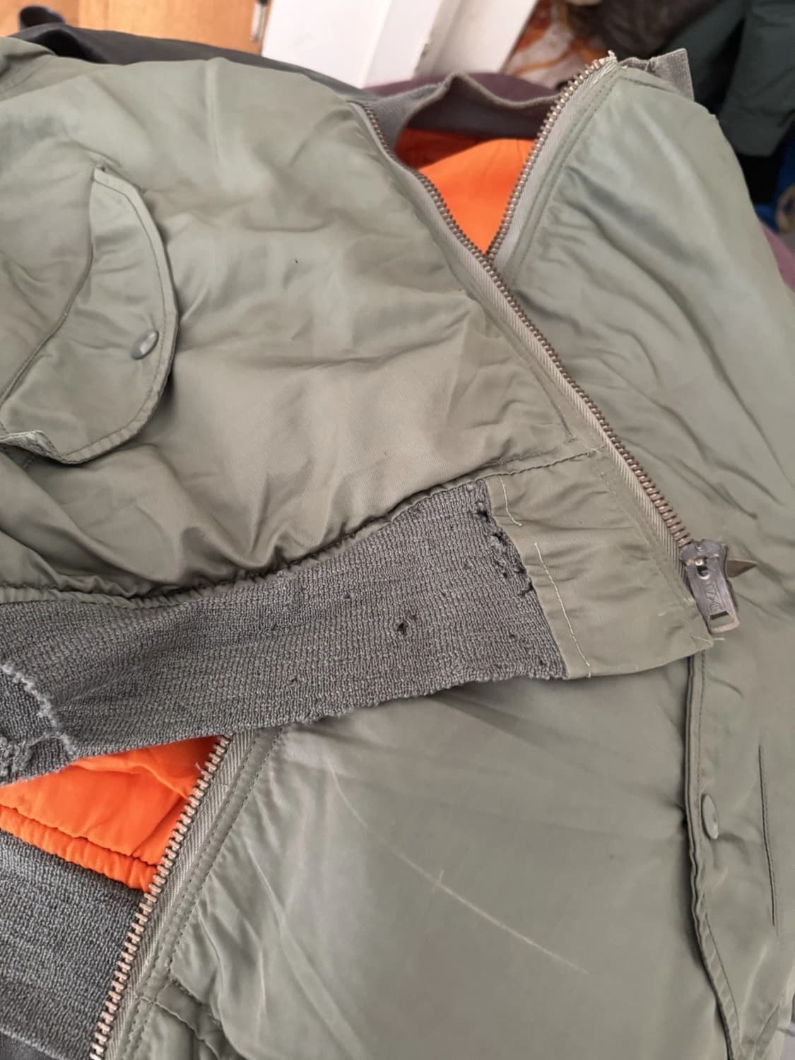 1976s 알파 인더스트리 MA-1 플라이트 붐버 자켓 상품이미지10