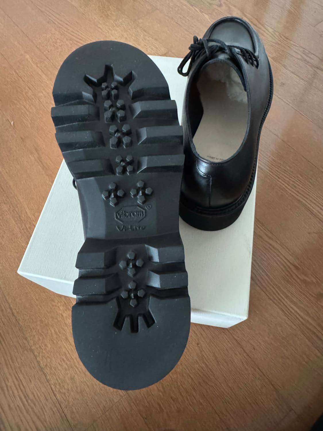 [새제품] 풋더코쳐 티롤리안 슈즈 265사이즈 8.5 상품이미지2