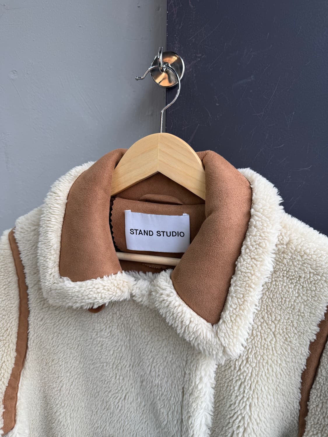 .34/ 스탠드스튜디오 익스클루시브 클로에 테디 퍼 자켓  상품이미지5