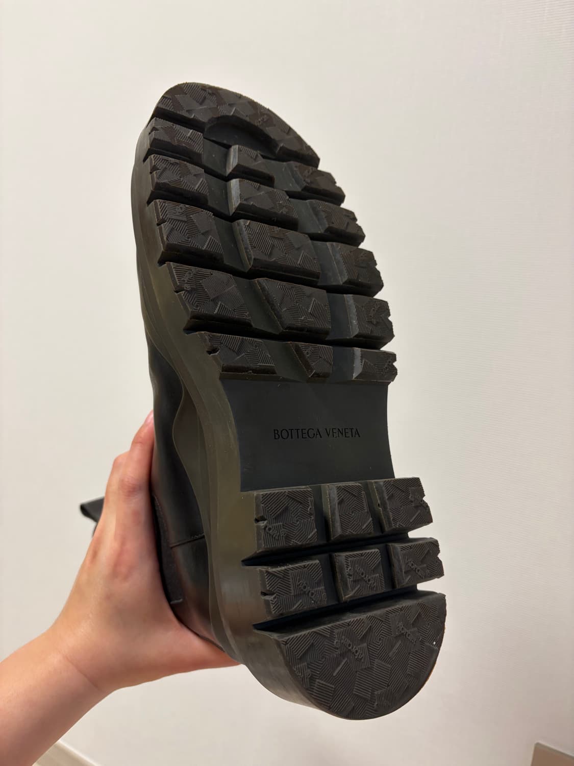 [43] 밑창 보강 보테가베네타 타이어 부츠 블랙 캠핑 상품이미지4