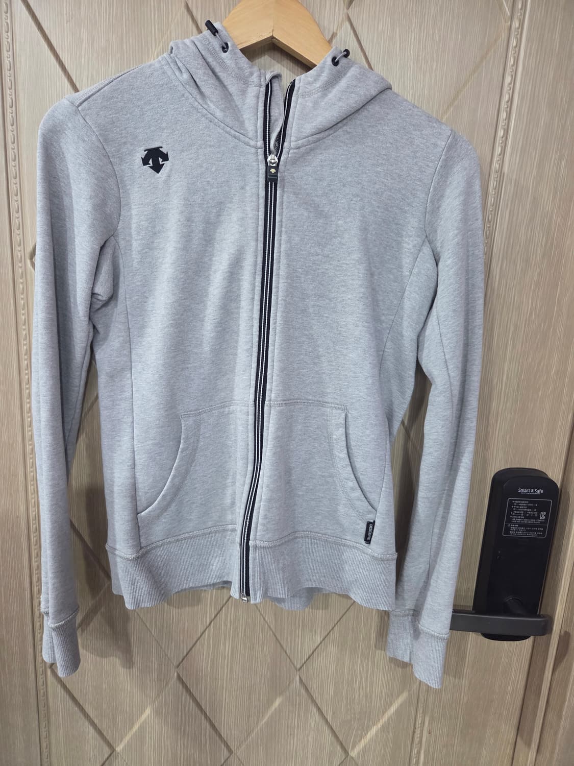 데상트 여성 후드집업 상품이미지1