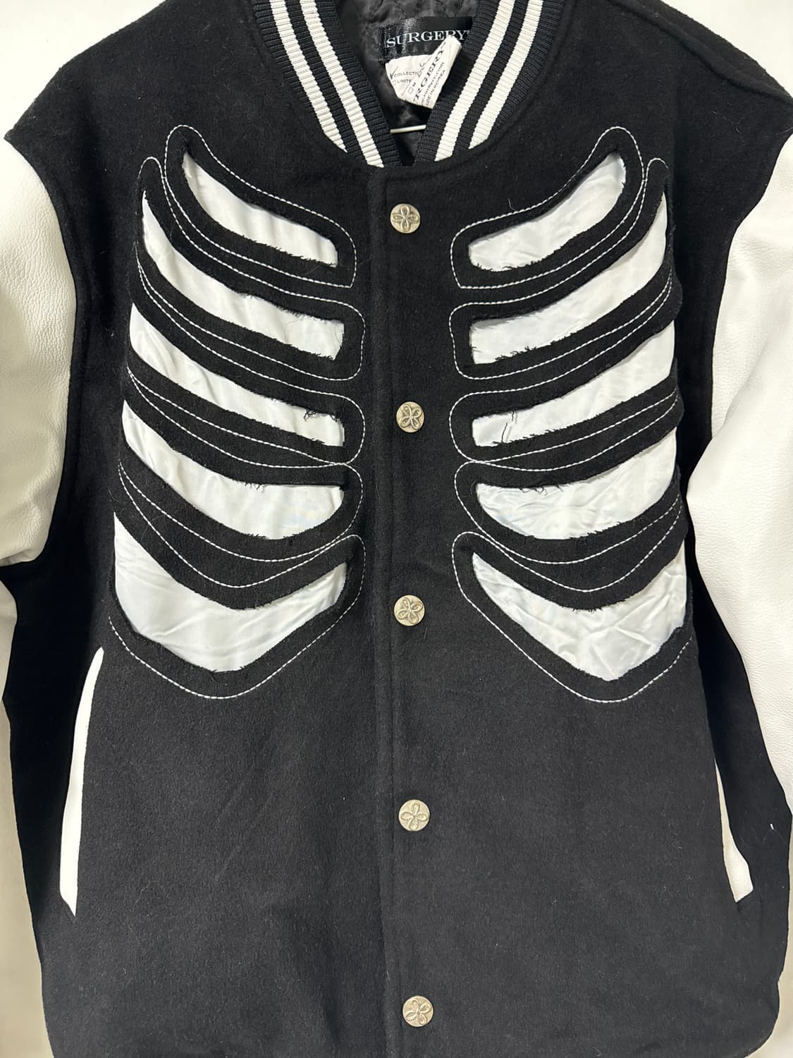 써저리(Surgery)의 본 커팅 울 바시티 안감 패딩재킷 상품이미지7