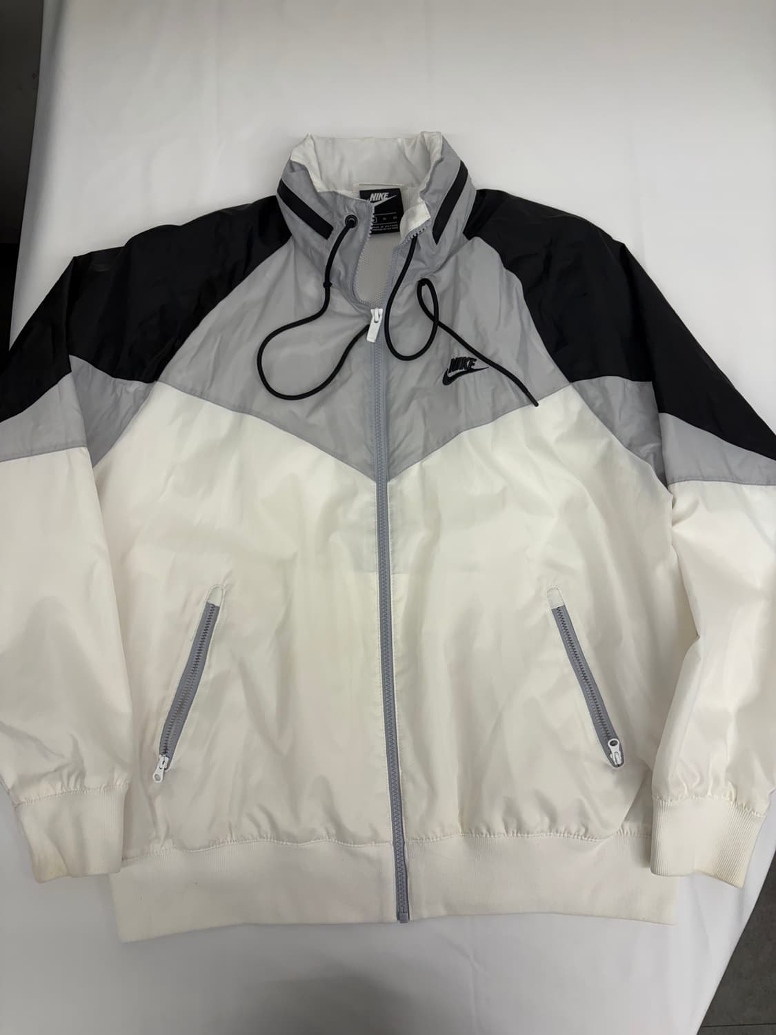 [XL] 나이키 바람막이 자켓 블랙/화이트/그레이 상품이미지1