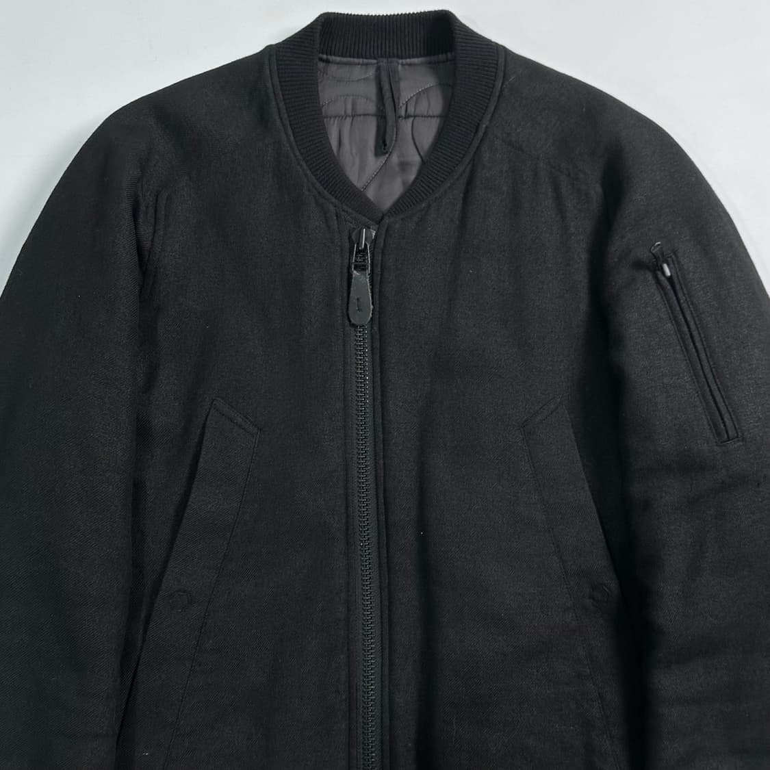 The Viridi-Anne 블랙 봄버 자켓 상품이미지2