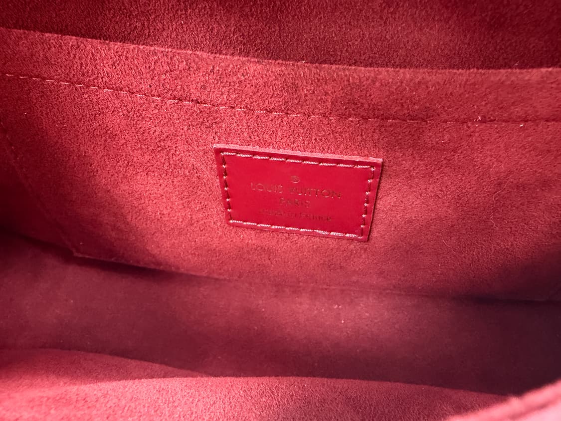 루이비통 레드 에피 몽테뉴 클러치 숄더백 상품이미지8