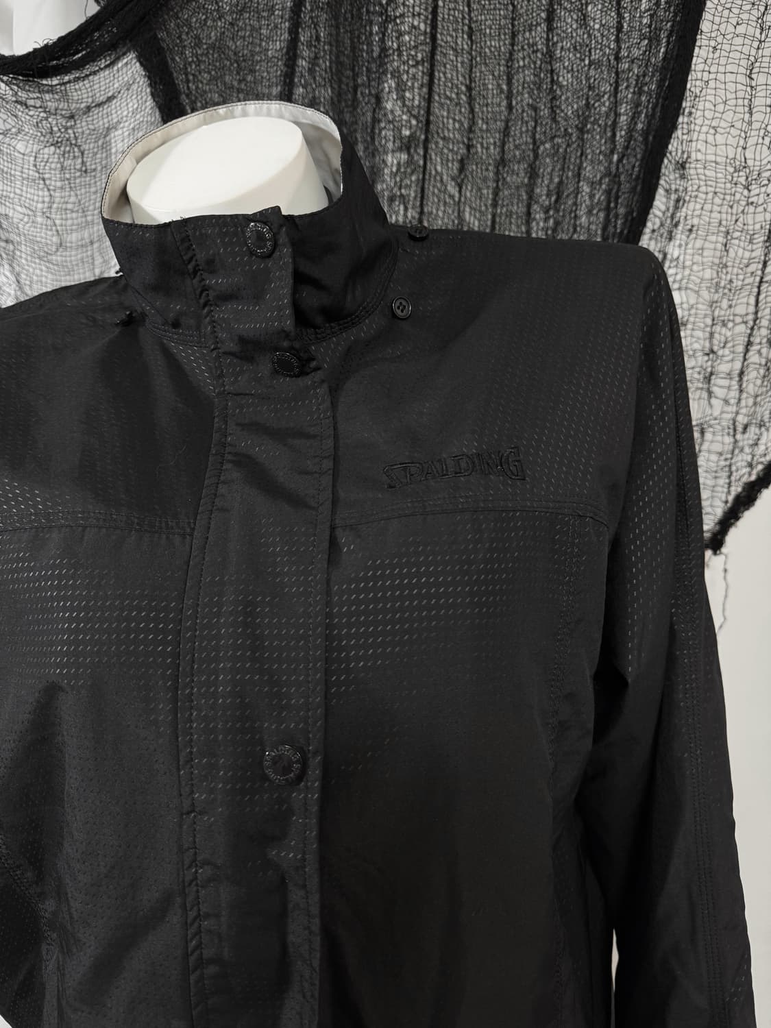 black windbreaker 상품이미지2