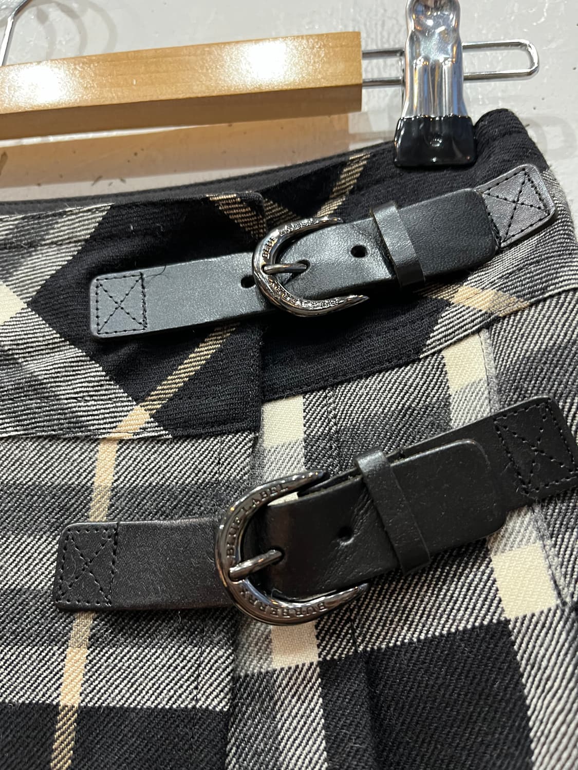 버버리 로우라이즈 퓨어울 랩스커트 치마 Made in JAPAN 상품이미지2