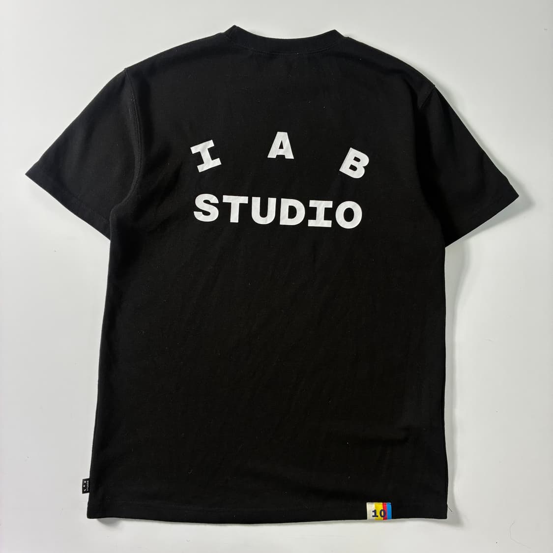 IAB studio  아이앱스튜디오 스펠아웃 블랙 반팔티셔츠  상품이미지2