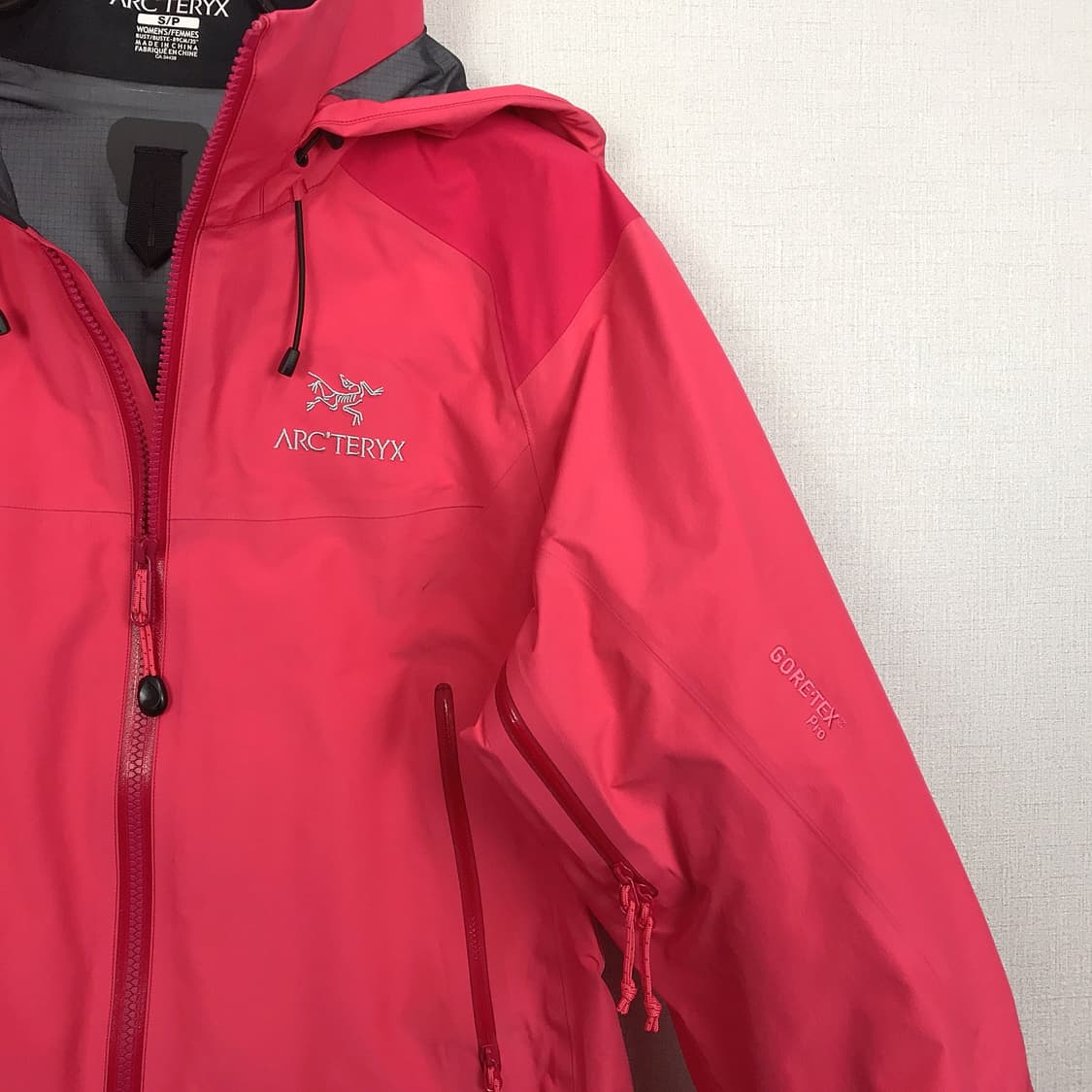 아크테릭스 고어텍스 바람막이 자켓 여성S 상품이미지3