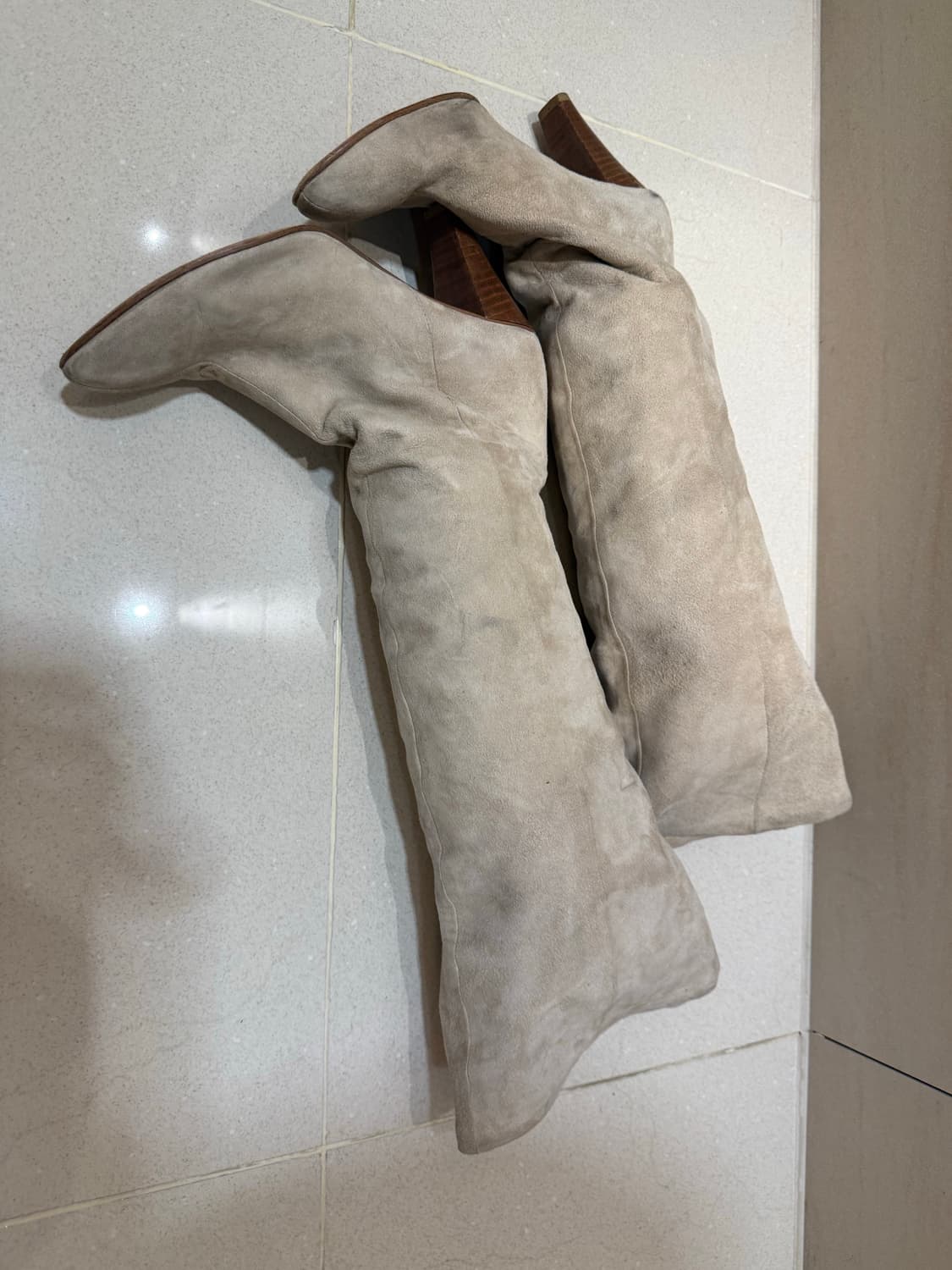 루즈앤라운지 스웨이드 롱부츠 37 부츠 구두 스튜어트와이츠먼 펜디 로저비 상품이미지1