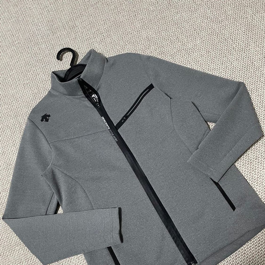 데상트  트레이닝  집업  6849 상품이미지2