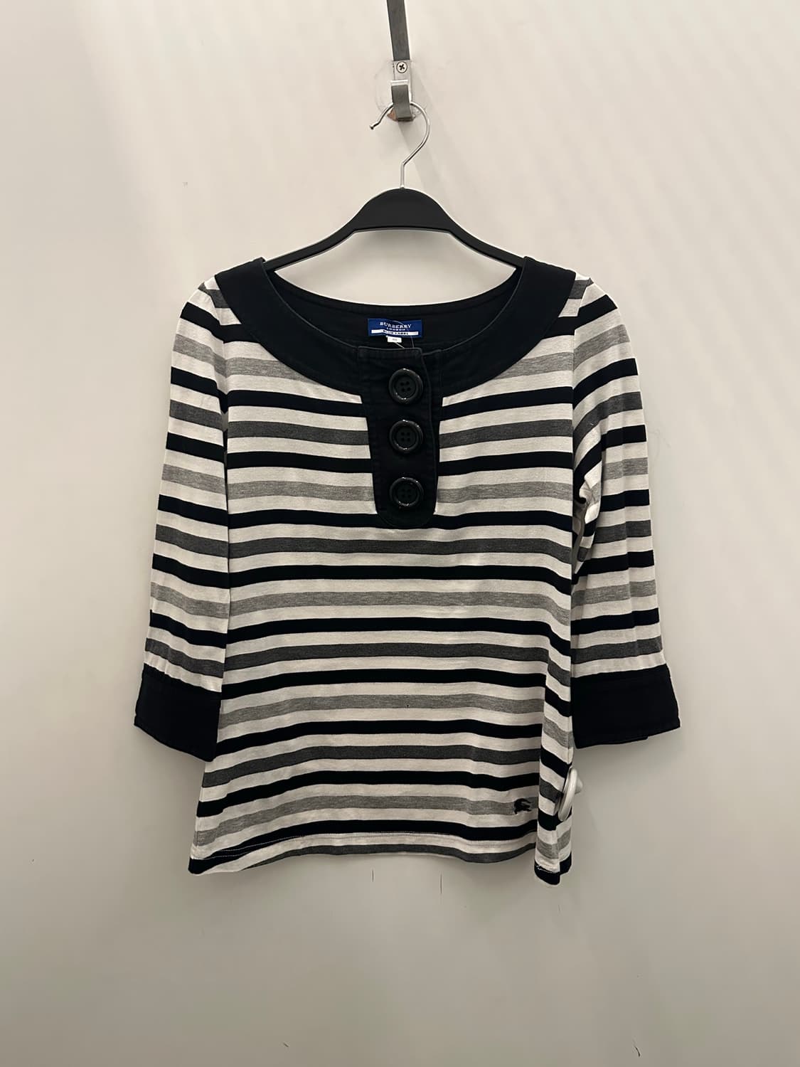 BURBERRY 버버리 스트라이프 버튼 U넥티 상품이미지1