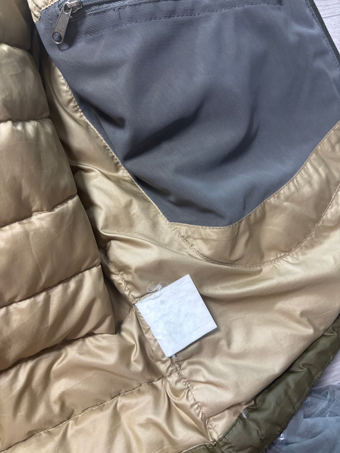 [m/하자] 파타고니아 경량패딩 상품이미지5