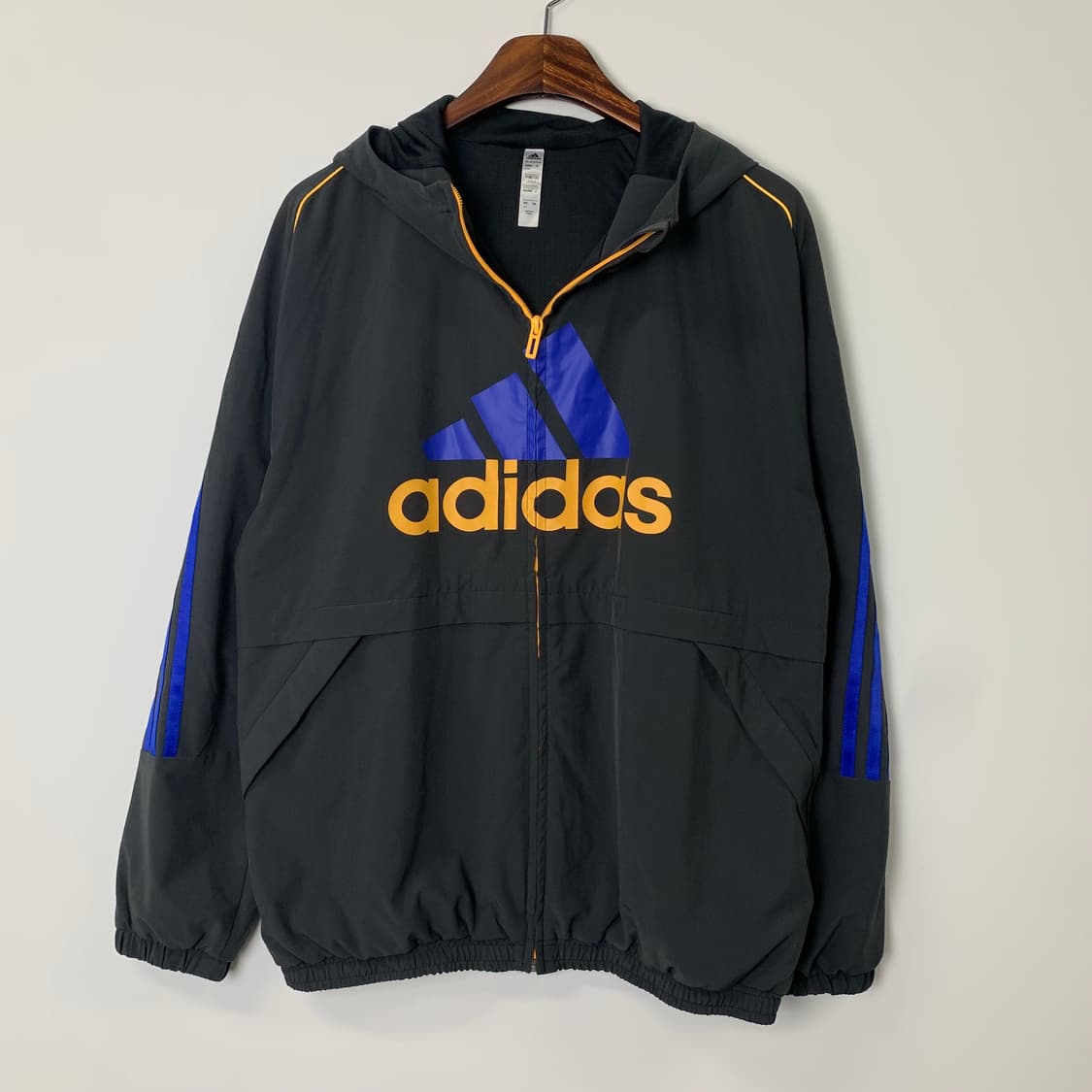 아디다스 빅로고 차콜 바람막이 상품이미지2