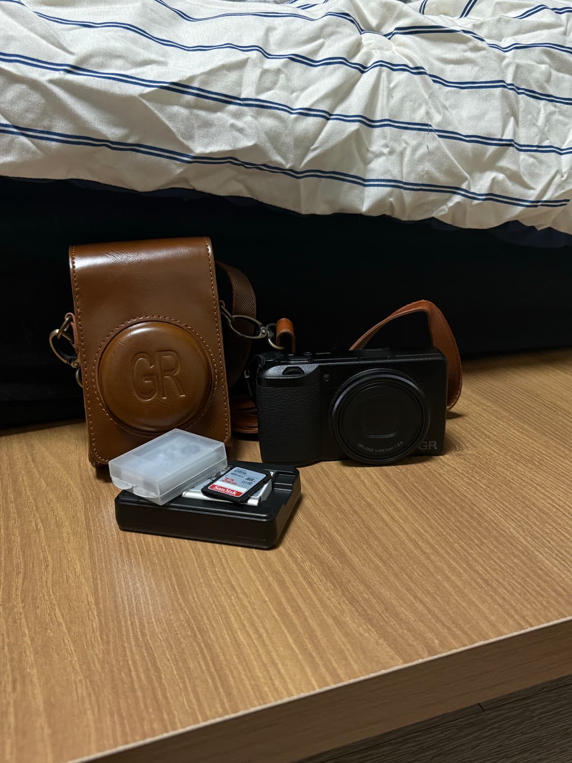 리코 GRX3 카메라 휴대용 케이스 배터리 2개 충전기 메모리 32기가 상품이미지1