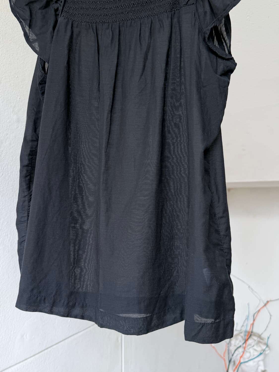 거즈코튼 프릴 시스루 스퀘어넥 블라우스 상품이미지3