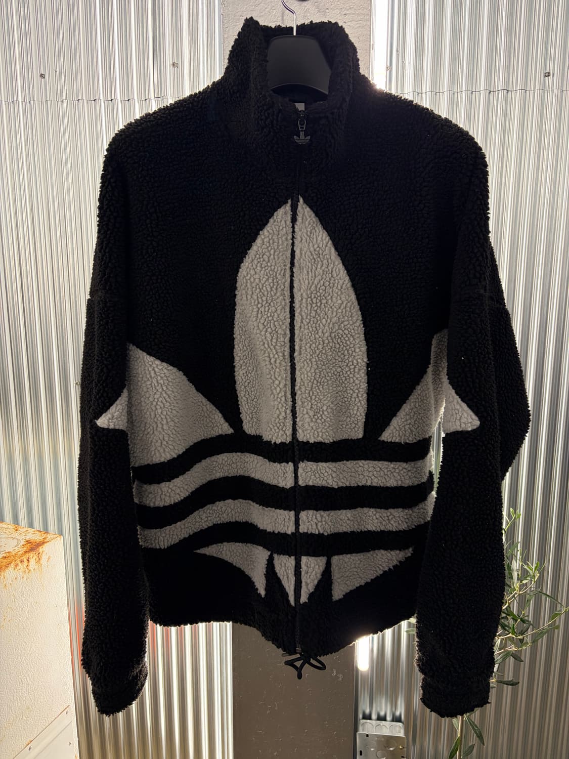 Adidas sherpa jacket black L 상품이미지2