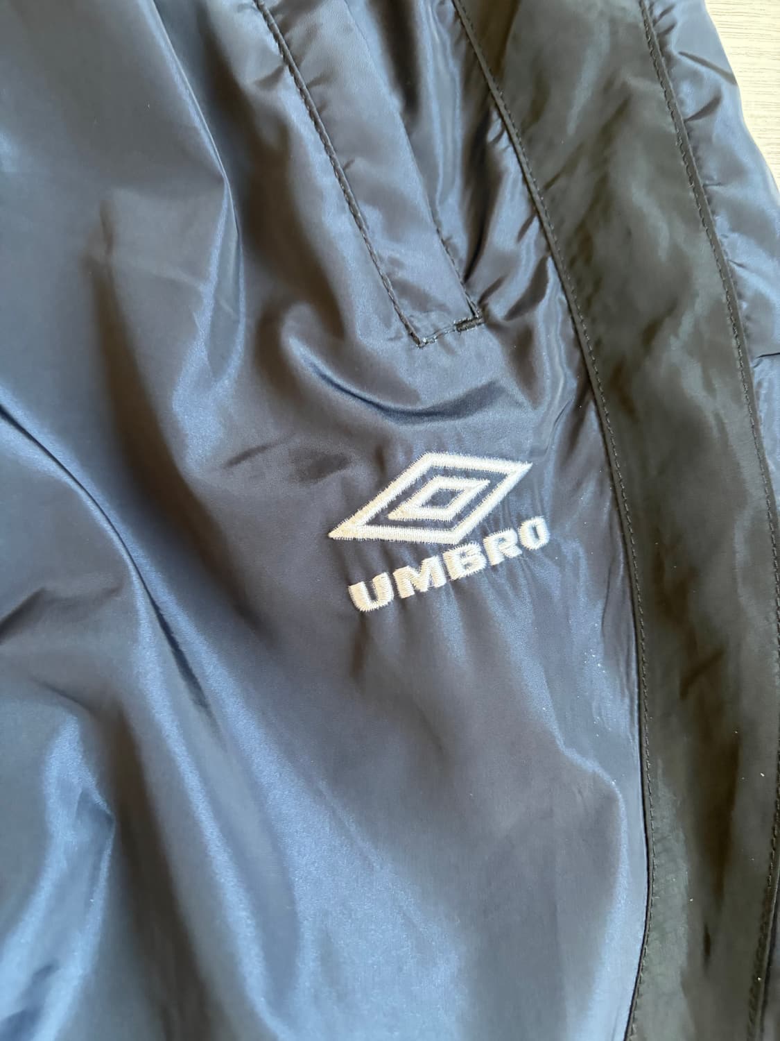 25fw 슈프림x엄브로 트랙팬츠 블랙 L 상품이미지4