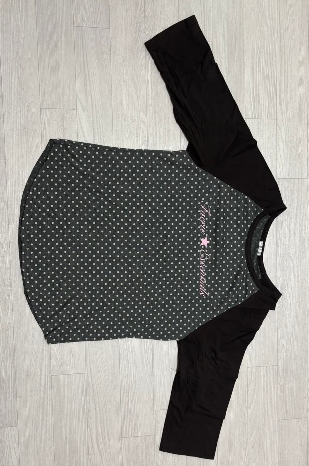 샵페어리 도트 레글런 슬리브탑 차콜 상품이미지5