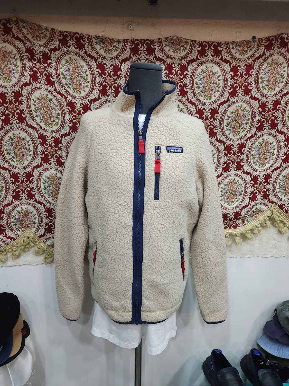 파타고니아 레트로 파일 후리스 자켓

 상품이미지1