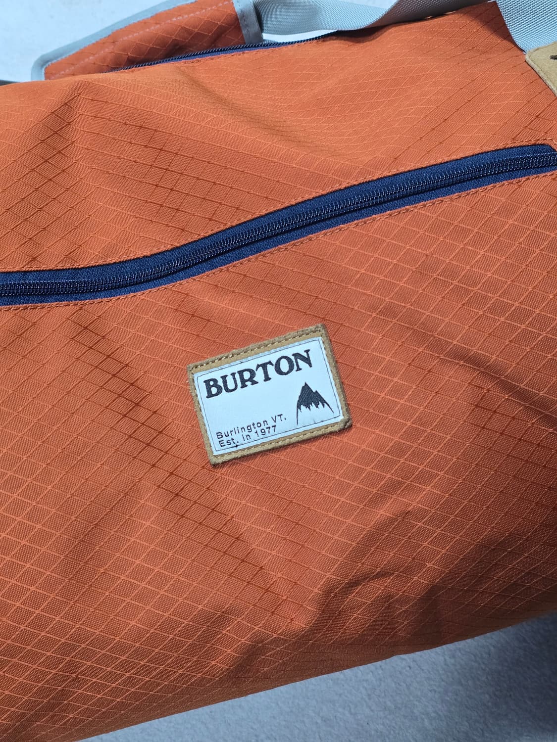Burton 버튼 하드윅 오렌지 2way 40L 더플백 상품이미지4